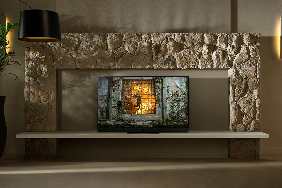 Panasonic InscreenGZ2000_4000px.jpg