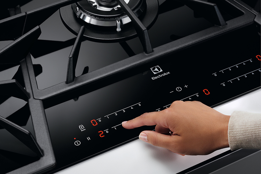Piano TouchSure Electrolux - controlli touch.jpg