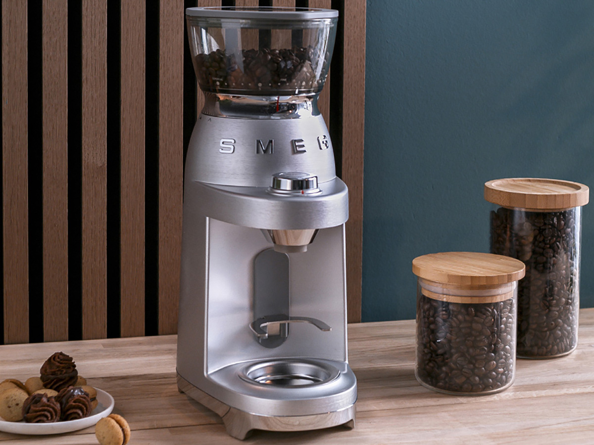 SMEG MACINACAFFE CGF02SSEU_L02.jpg