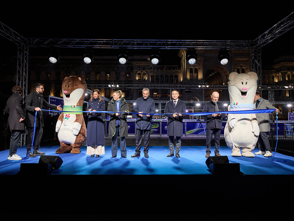 Taglio del nastro copia.jpg