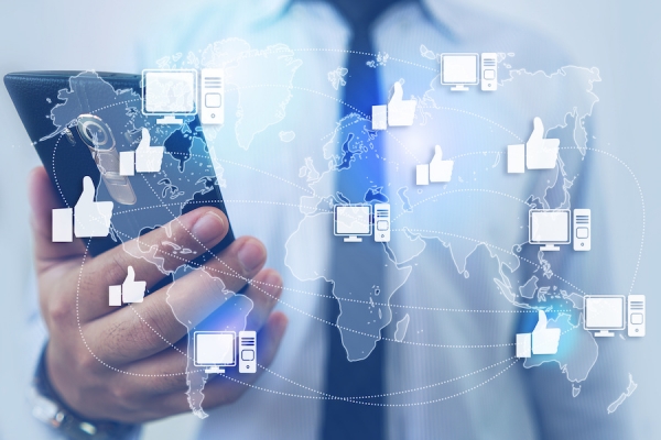 Mediaworld vs Unieuro su Facebook. And the winner is&hellip;