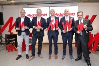 Il board di MediaWorld con al centro il Ceo Guido Monferrini.