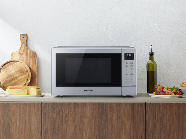 Microonde Slimline NN-CT57RM by Panasonic