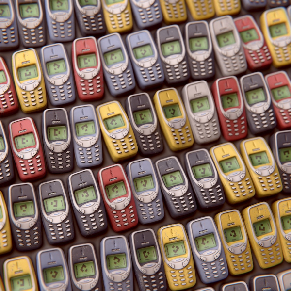 Arrivano i telefonini "stupidi"