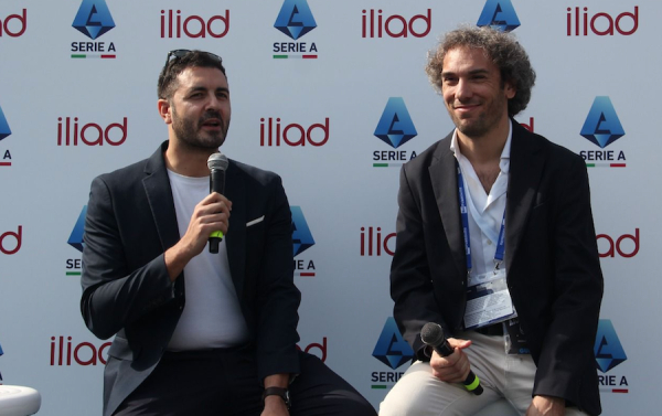 A destra, Giorgio Carafa Cohen durante l'evento sanremese.