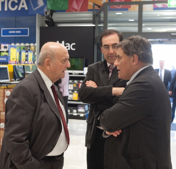 Benito Butali insieme ai figli Alessandro (a destra) e Francesco