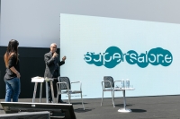 Il nuovo logo del Supersalone presentato da Stefano Boeri 