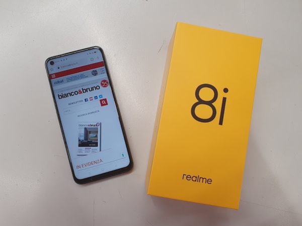 RECENSIONE - Realme 8i, il perfetto "primo" smartphone