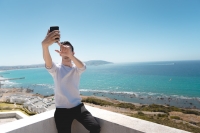 Smartphone in spiaggia? Consigli per la sopravvivenza