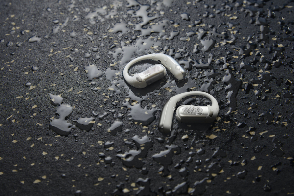 OpenFit di Shokz sono gli auricolari che si adattano all&rsquo;ambiente circostante