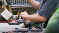 Wahl trasferisce la produzione in Europa