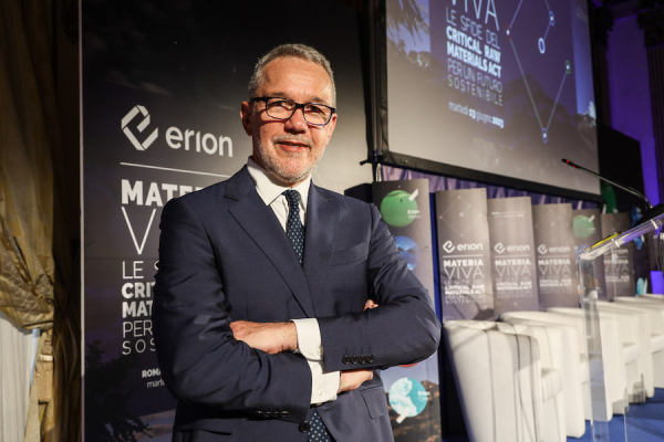 Erion, cambi al vertice