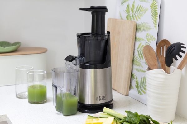 Slow Juicer di Russell Hobbs &egrave; l'estrattore a freddo che pensa alla salute