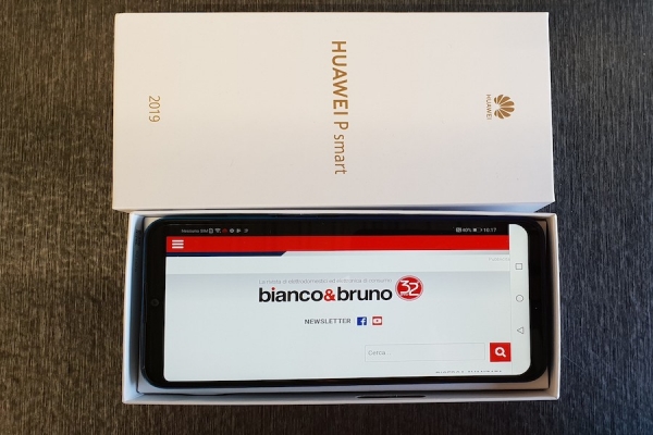 RECENSIONE - Huawei P Smart 2019 guarda ai giovanissimi
