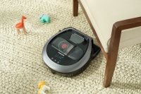 "Buongiorno, sono il robot aspirapolvere"