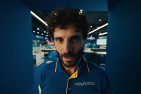 Frame dello spot TV della campagna di comunicazione "Euronics, un mondo pi&ugrave; avanti"