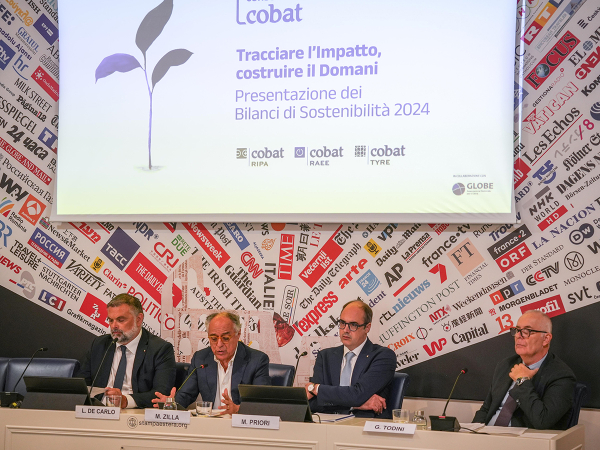 Evento Consorzi Cobat a Roma per la presentazione dei Bilanci di Sostenibilit&agrave; alla presenza del Senatore Luca De Carlo, Presidente della 9a Commissione permanente del Senato.