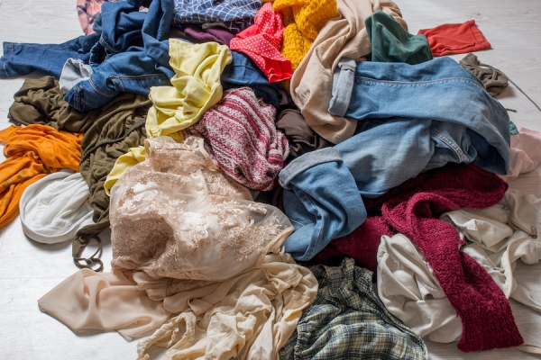 Microplastiche: dai tessuti sintetici altre minacce per l&rsquo;ambiente